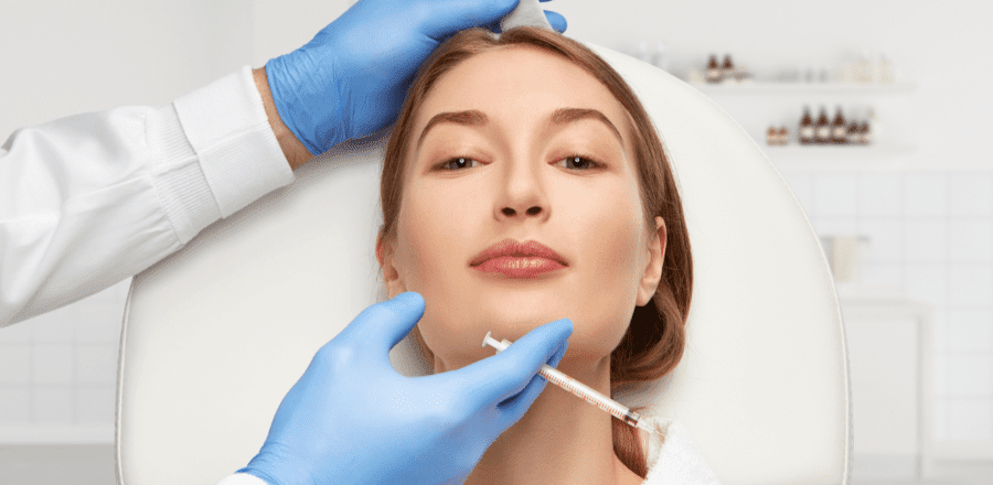 Cele mai populare proceduri de estetică facială și cum pot aduce un plus de frumusețe